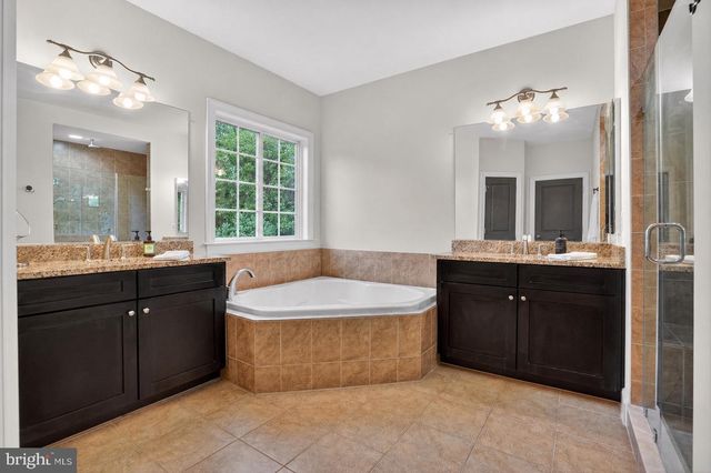 15703 WOODCHESTER CT, Leesburg, VA 20176