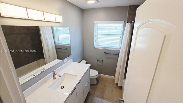 670 NE 179th Ter, Miami, FL 33162