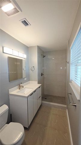 670 NE 179th Ter, Miami, FL 33162