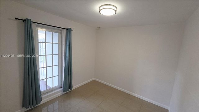 670 NE 179th Ter, Miami, FL 33162