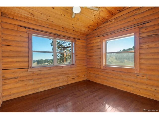 487 Laplata Dr, Livermore, CO 80536