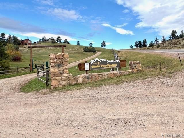 487 Laplata Dr, Livermore, CO 80536