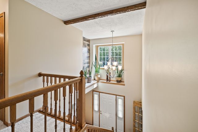 1770 PLUM TREE Road, Bettendorf, IA 52722