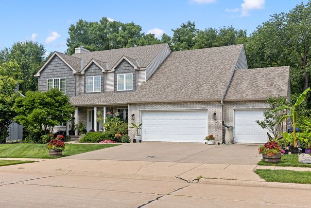 1770 PLUM TREE Road, Bettendorf, IA 52722