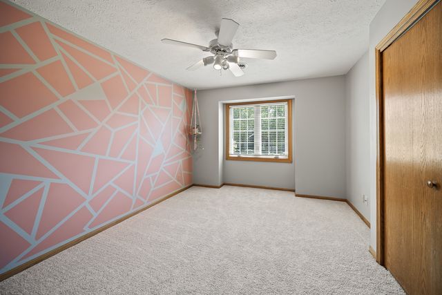1770 PLUM TREE Road, Bettendorf, IA 52722