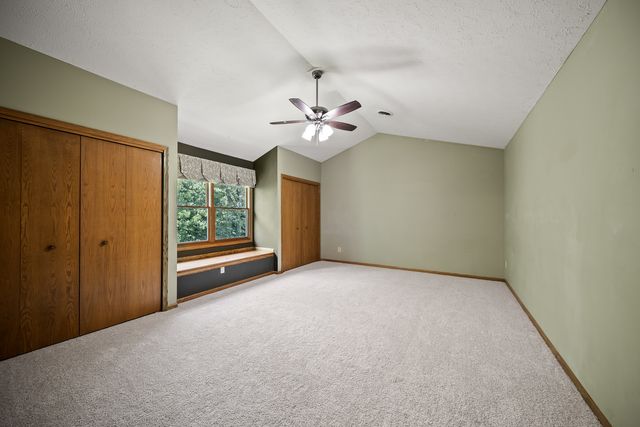 1770 PLUM TREE Road, Bettendorf, IA 52722