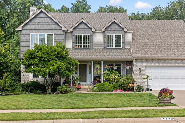 1770 PLUM TREE Road, Bettendorf, IA 52722
