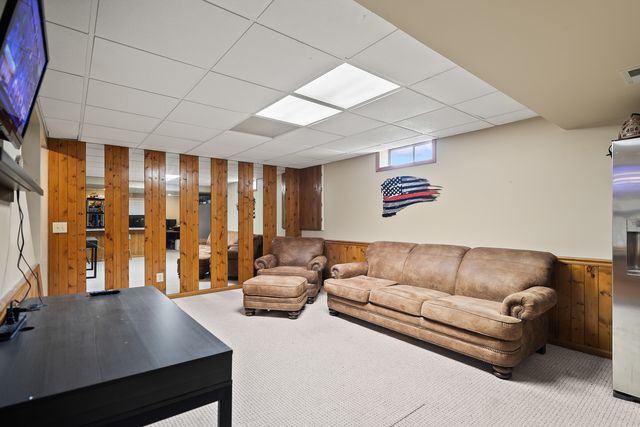 1770 PLUM TREE Road, Bettendorf, IA 52722