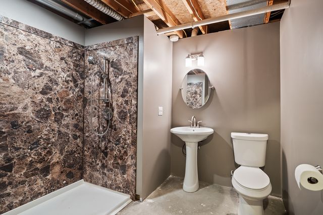 1770 PLUM TREE Road, Bettendorf, IA 52722