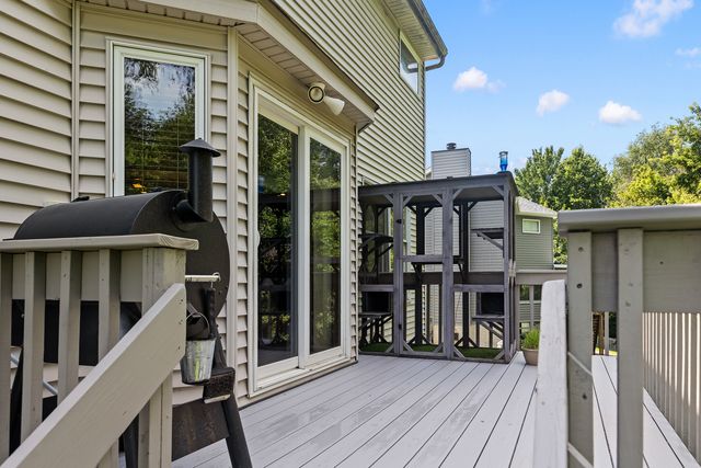 1770 PLUM TREE Road, Bettendorf, IA 52722