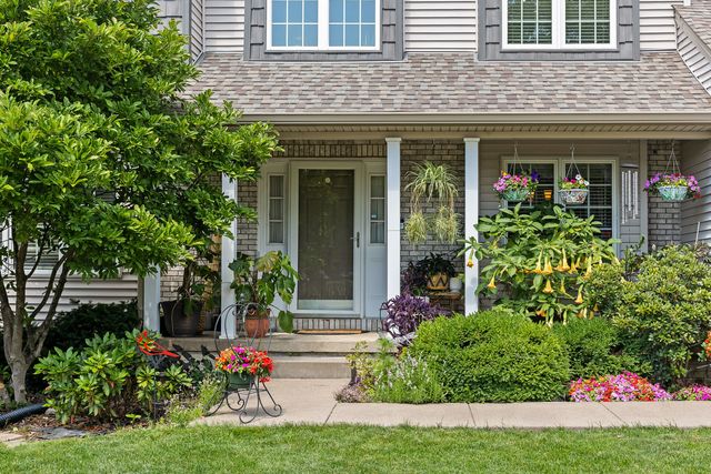 1770 PLUM TREE Road, Bettendorf, IA 52722