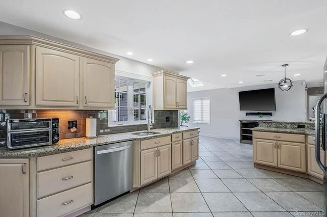 299 Patchogue Yaphank Road, East Patchogue, NY 11772