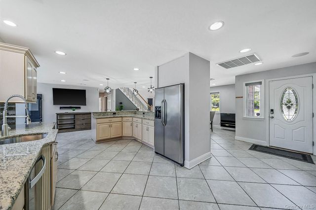 299 Patchogue Yaphank Road, East Patchogue, NY 11772