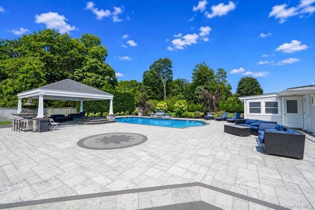 299 Patchogue Yaphank Road, East Patchogue, NY 11772