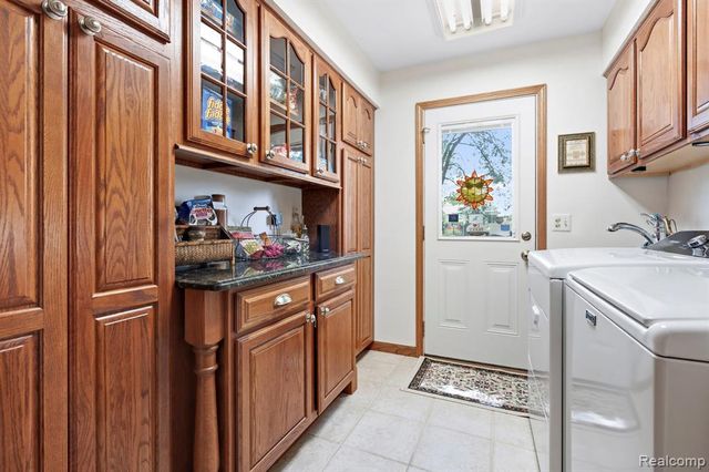 10601 Brodhead Road, Grosse Ile, MI 48138