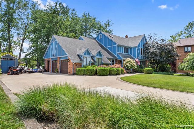 10601 Brodhead Road, Grosse Ile, MI 48138