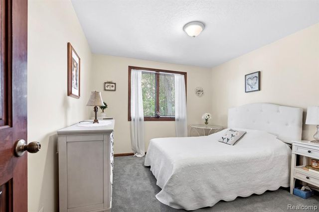 10601 Brodhead Road, Grosse Ile, MI 48138