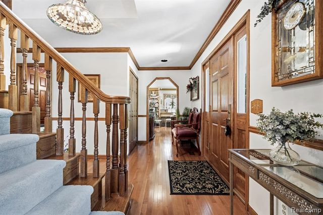 10601 Brodhead Road, Grosse Ile, MI 48138