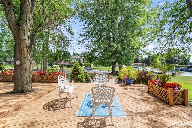 10601 Brodhead Road, Grosse Ile, MI 48138