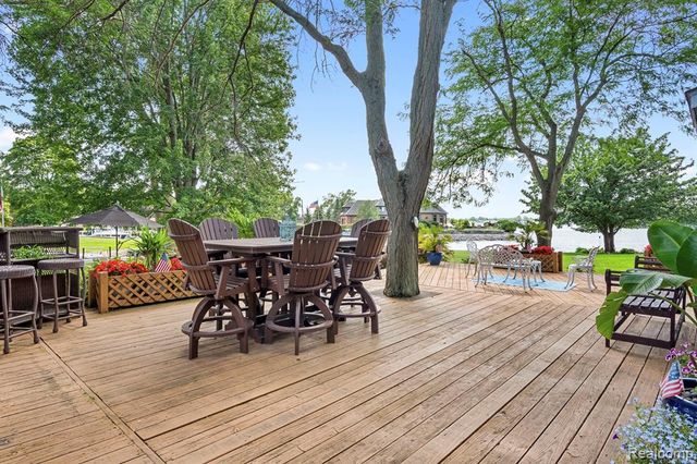 10601 Brodhead Road, Grosse Ile, MI 48138
