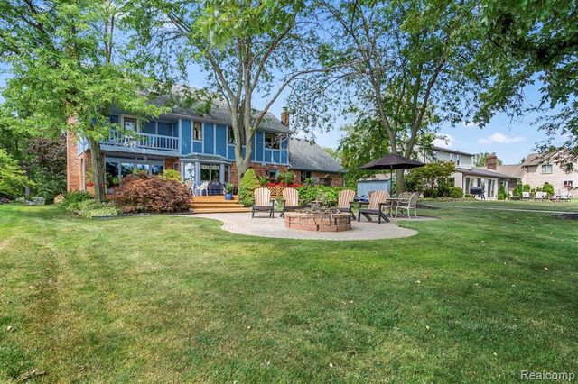 10601 Brodhead Road, Grosse Ile, MI 48138