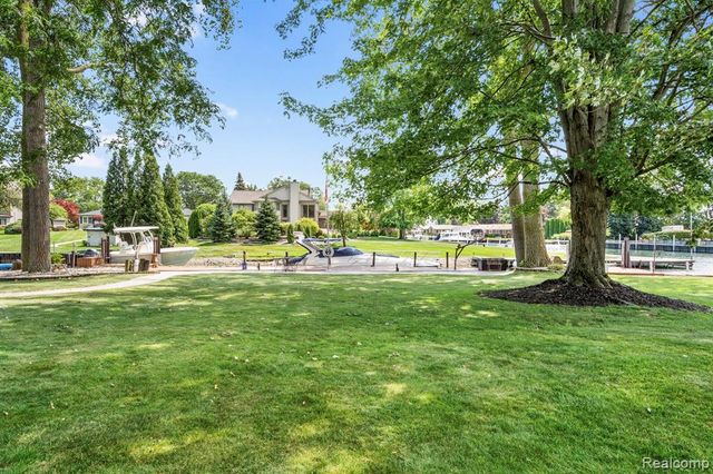 10601 Brodhead Road, Grosse Ile, MI 48138