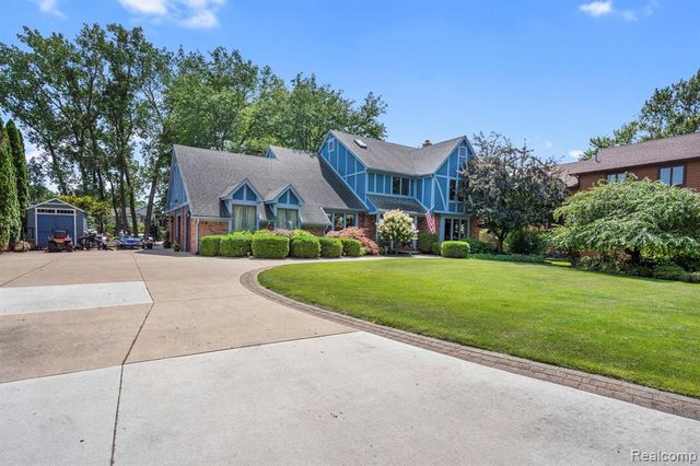 10601 Brodhead Road, Grosse Ile, MI 48138