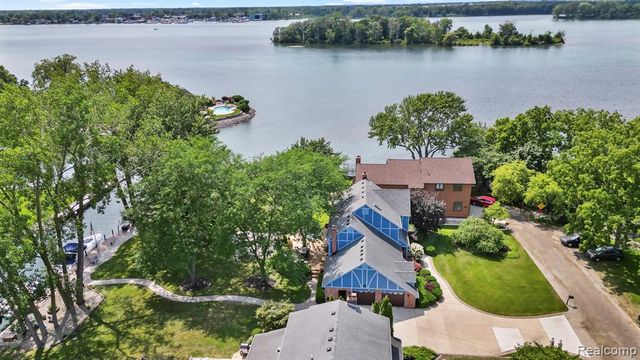 10601 Brodhead Road, Grosse Ile, MI 48138