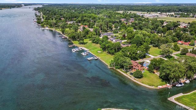 10601 Brodhead Road, Grosse Ile, MI 48138