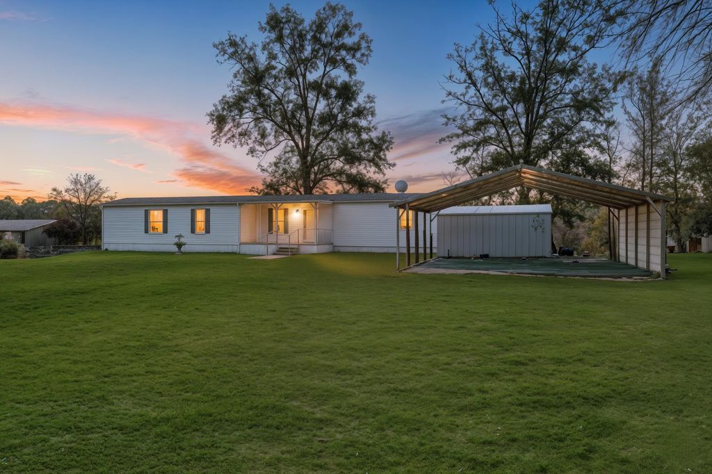 19414 FM 1252 W, Winona, TX 75792