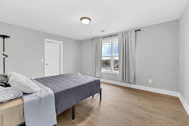 4032 Chapel Hill Rd, Clarksville, TN 37040