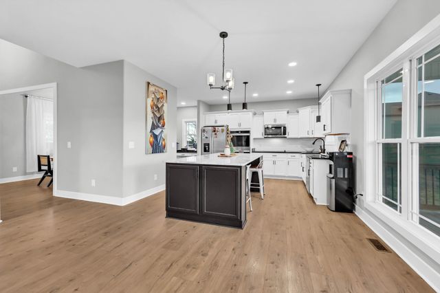 4032 Chapel Hill Rd, Clarksville, TN 37040