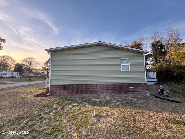113 Moores Landing Road, Hampstead, NC 28443