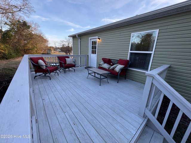 113 Moores Landing Road, Hampstead, NC 28443