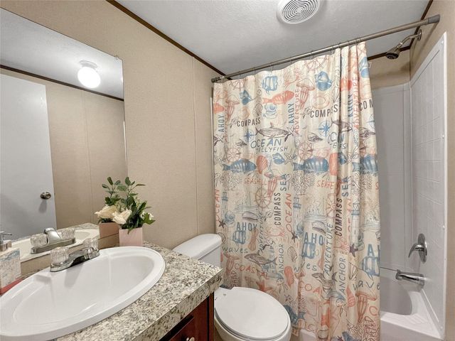 228 Bluejay Drive, Brookeland, TX 75931