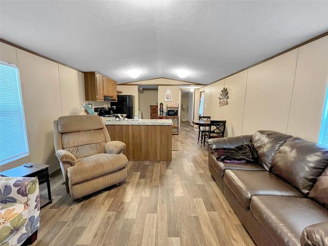 228 Bluejay Drive, Brookeland, TX 75931