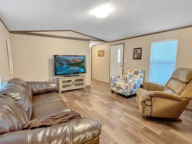 228 Bluejay Drive, Brookeland, TX 75931