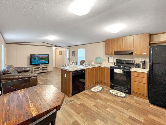 228 Bluejay Drive, Brookeland, TX 75931