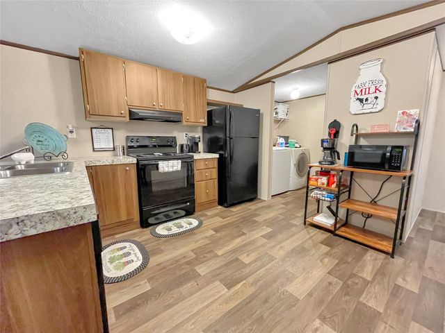 228 Bluejay Drive, Brookeland, TX 75931