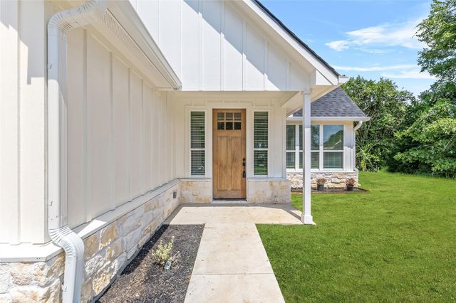 2398 Valley Drive, Brenham, TX 77833