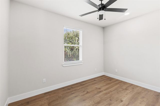 2398 Valley Drive, Brenham, TX 77833