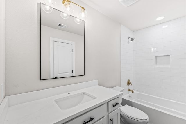 2398 Valley Drive, Brenham, TX 77833