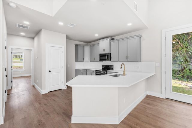 2398 Valley Drive, Brenham, TX 77833