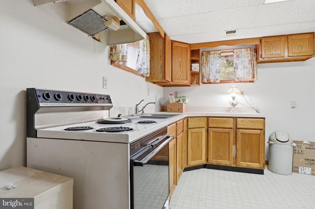 225 MOUNTAIN VIEW DR, Harpers Ferry, WV 25425