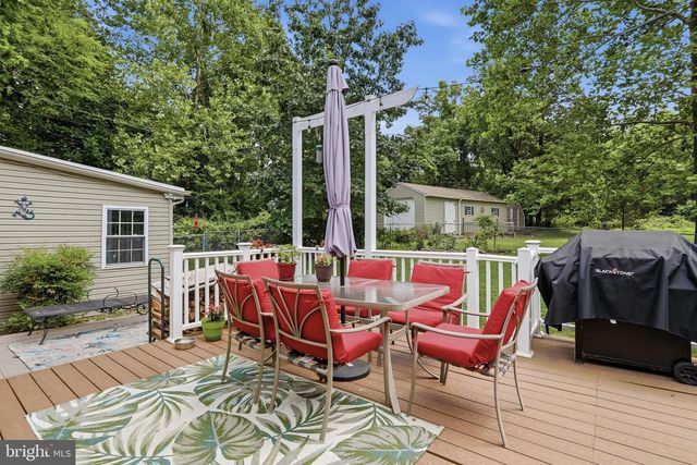 225 MOUNTAIN VIEW DR, Harpers Ferry, WV 25425