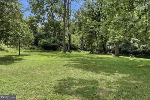 225 MOUNTAIN VIEW DR, Harpers Ferry, WV 25425