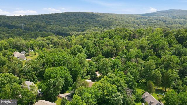 225 MOUNTAIN VIEW DR, Harpers Ferry, WV 25425