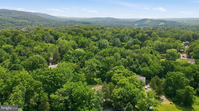 225 MOUNTAIN VIEW DR, Harpers Ferry, WV 25425