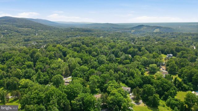 225 MOUNTAIN VIEW DR, Harpers Ferry, WV 25425