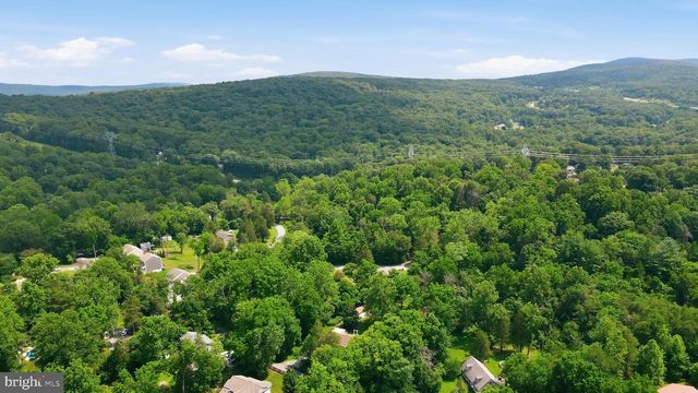225 MOUNTAIN VIEW DR, Harpers Ferry, WV 25425